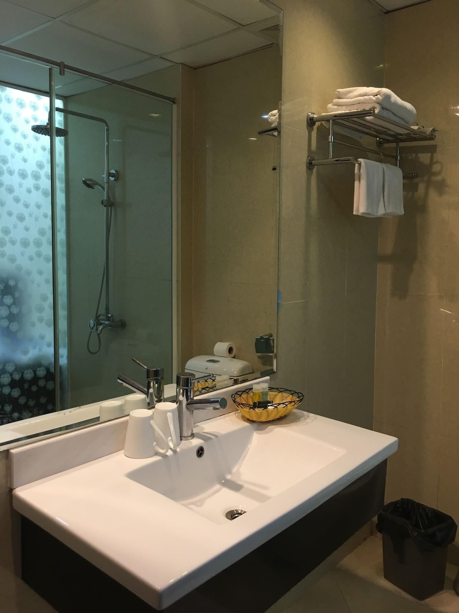 Millennium Khách sạn 3*